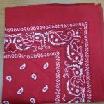 Μαντήλι μπαντάνα κλασικό χρώμα κόκκινο με λαχούρι. Μέγεθος 40 χ 40 cm